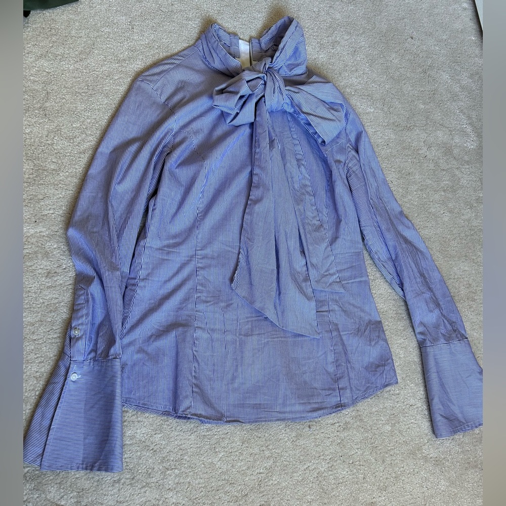 Banana Republic front tie long sleeve shirt